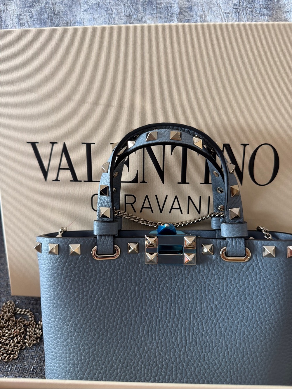 Valentino Garavani Gray Rockstud Pebbled Leather Satchel - Picture 4 of 8